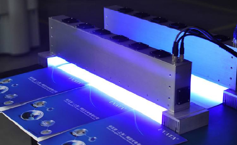 一种UV-LED固化的印铁油墨及其制备方法