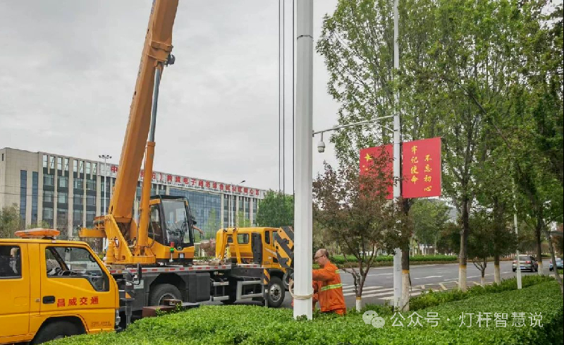 山东潍坊推进“多杆合一”整治助力城市空间品质跃升