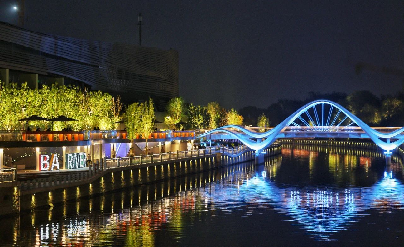 北京朝阳区坝河滨水空间景观照明升级后呈现“最美水岸线”