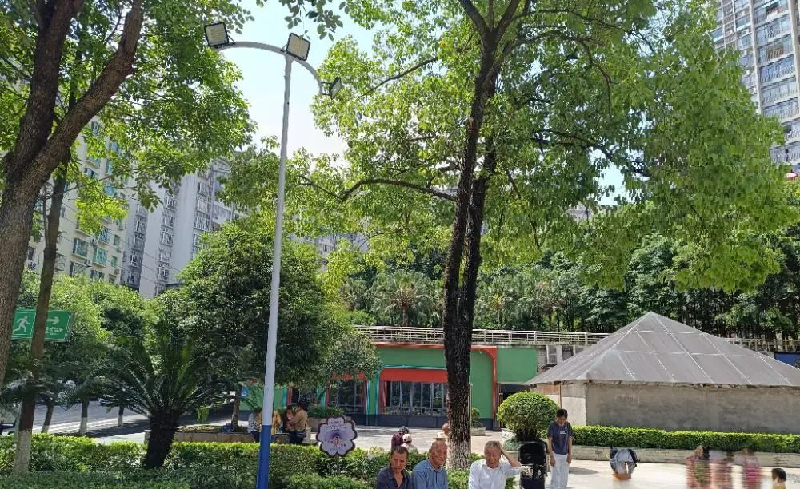 重庆涪陵区海怡天广场路灯升级改造完工亮灯