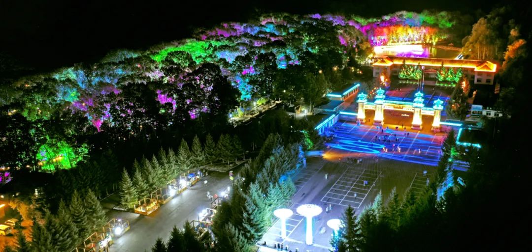 吉林省吉林蛟河市紅葉谷景區打造沉浸式聲光電夜景